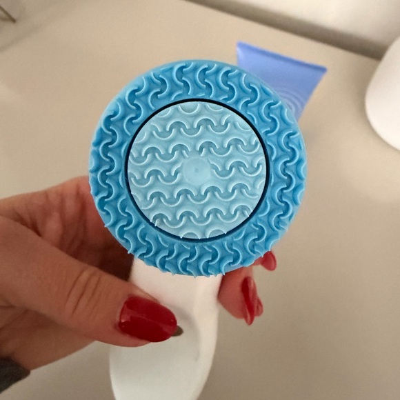 LumiSpa Blue and White Skincare Tool - Picture 3 of 3